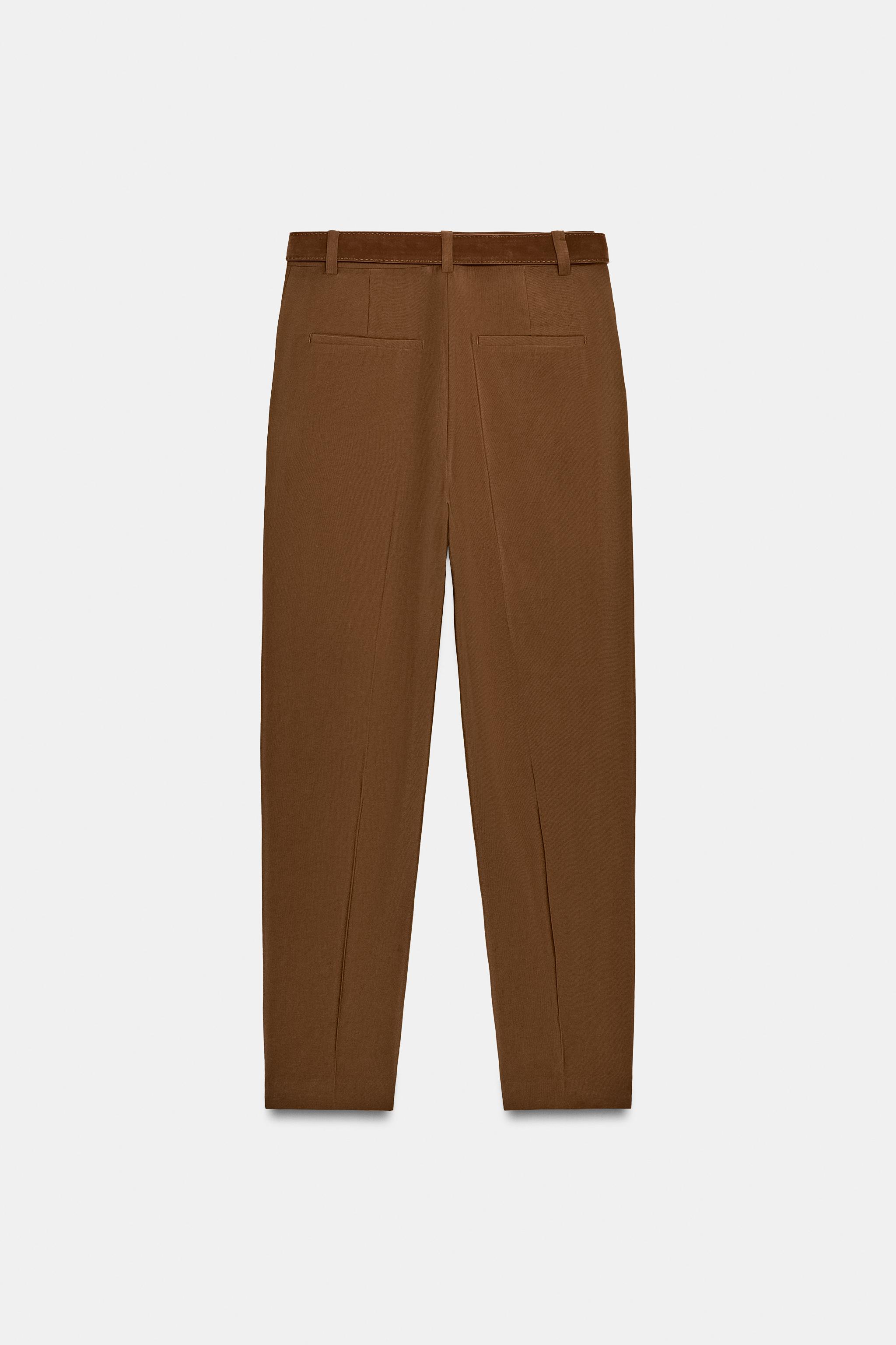 PANTALON À PINCES AVEC CEINTURE